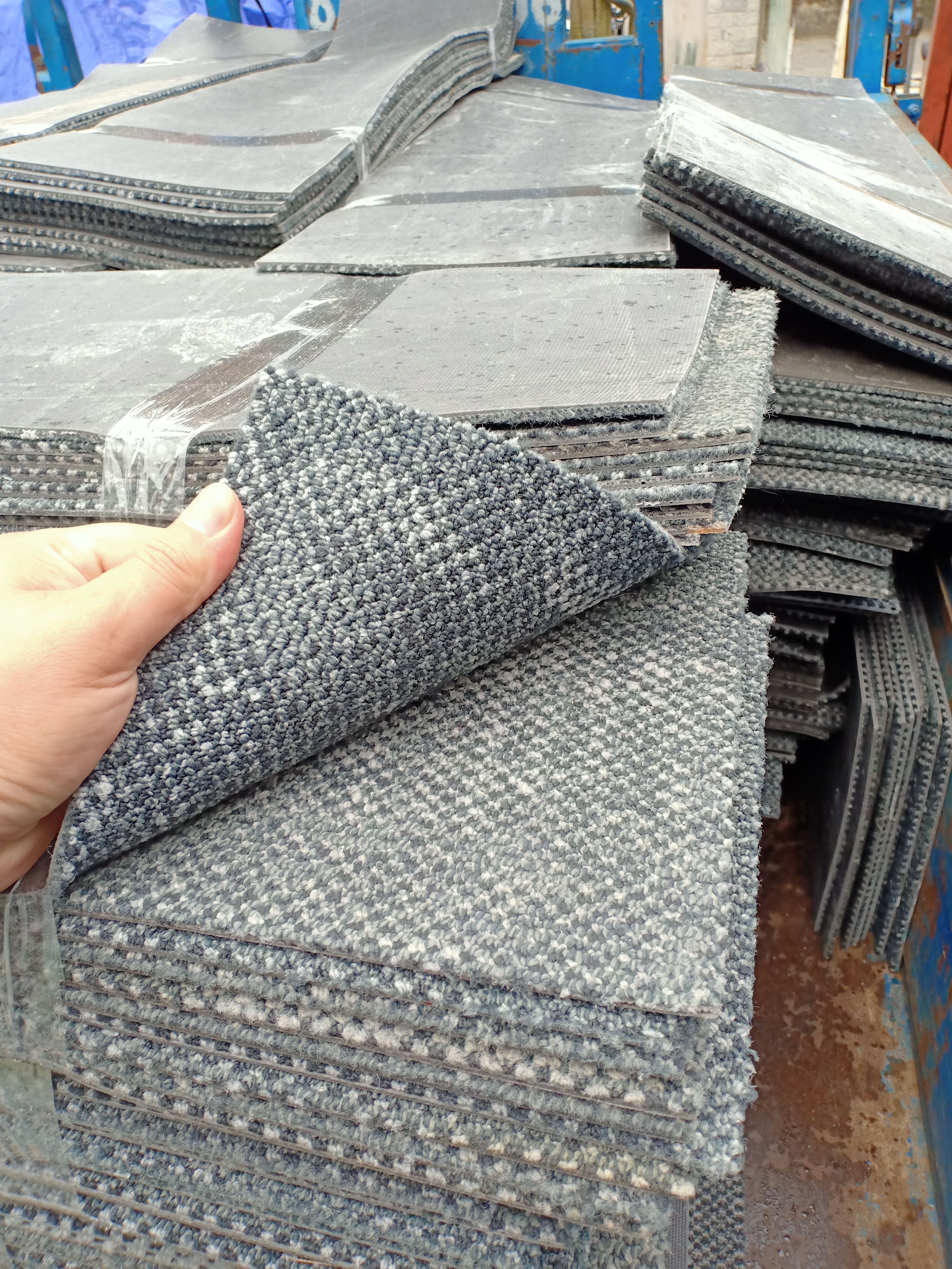 Kho thảm trải sàn củ